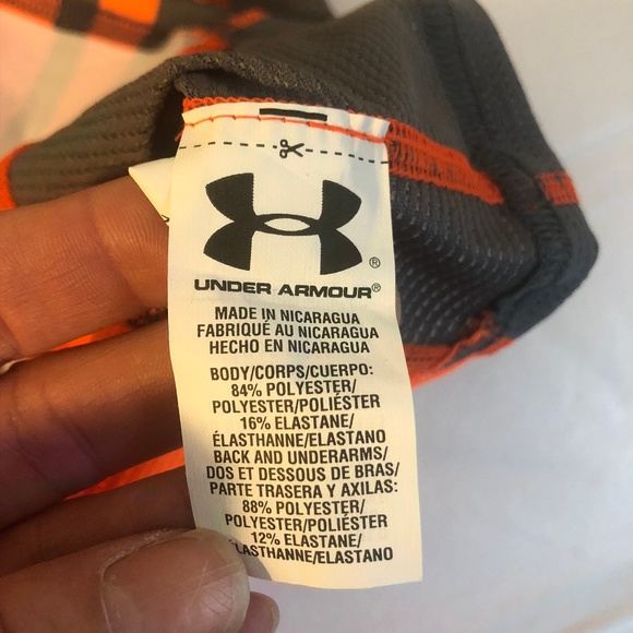 Under Armour NWT Boys Army of 11 Heatgear Orange - Picture 8 of 8